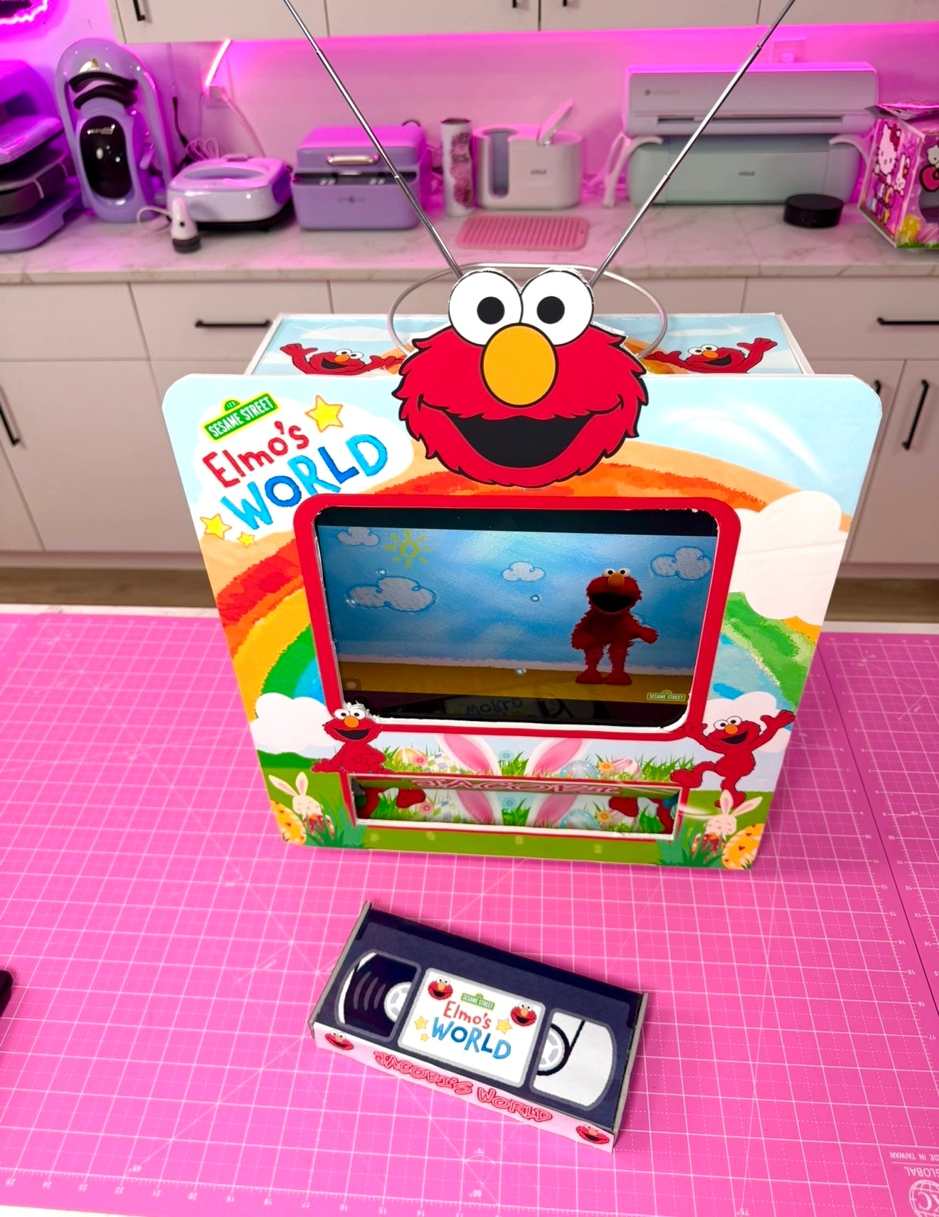 TV Assembly Tutorial + Template & Design