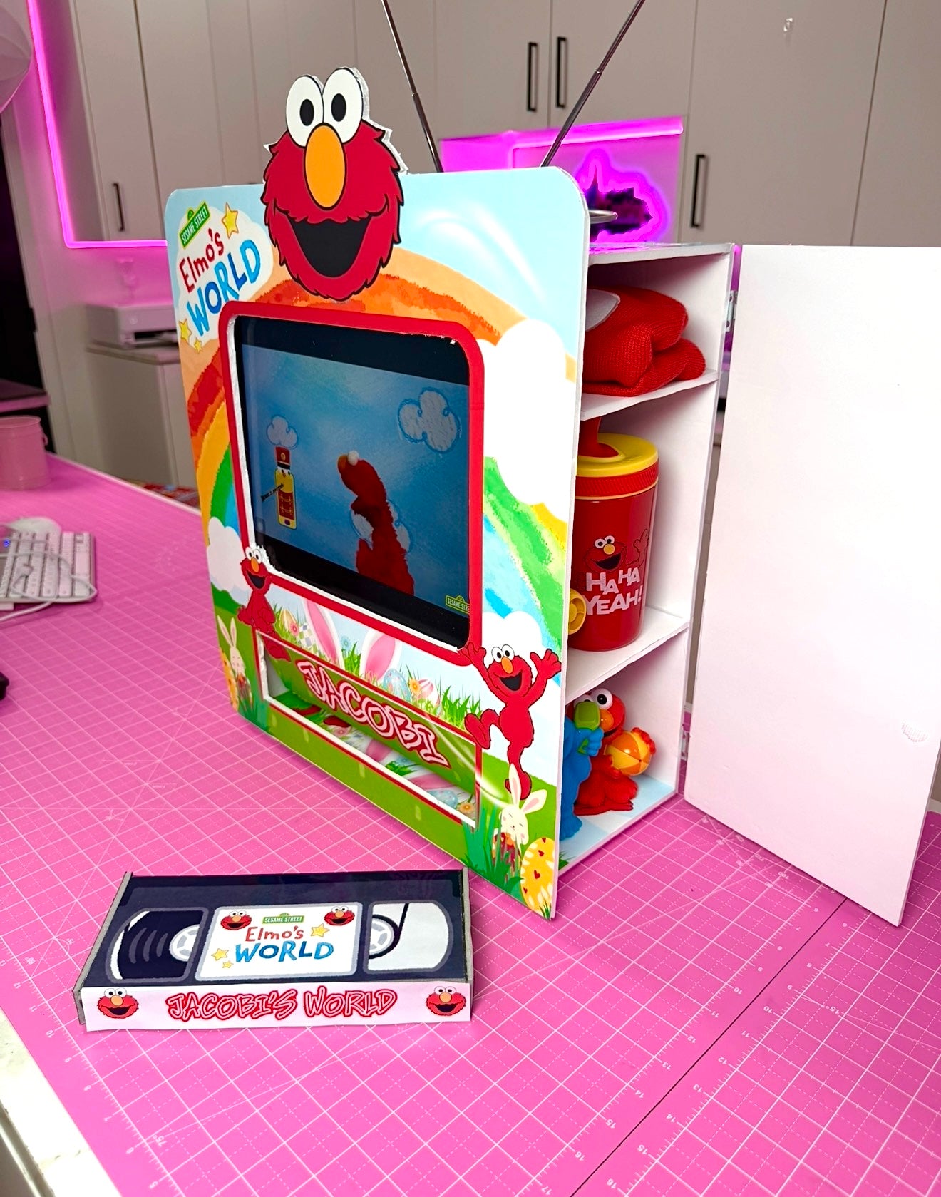 TV Assembly Tutorial + Template & Design